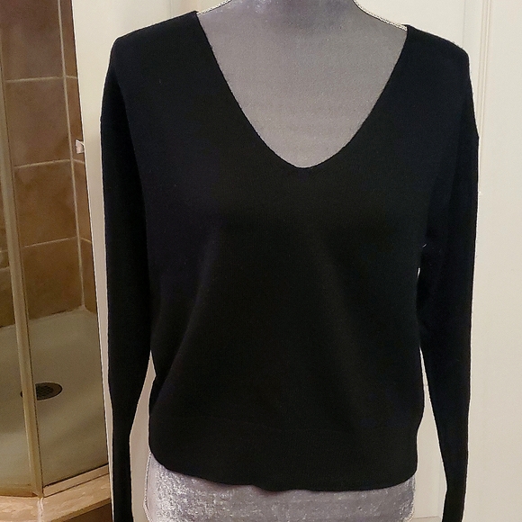 Women's wool sweater - Picture 1 of 10